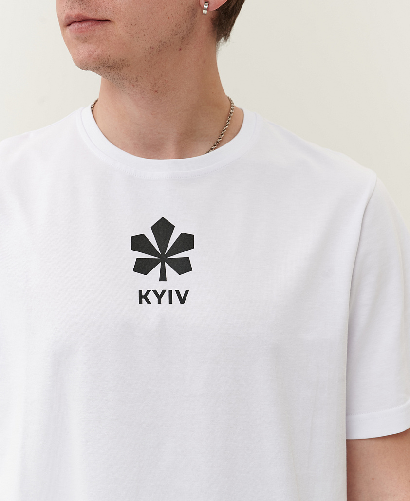 Біла унісекс футболка з надрукованим лого #newkyivlogo